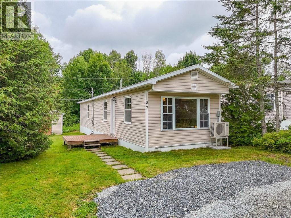 37 Eastwood Street, Fredericton, New Brunswick  E3B 6M8 - Photo 3 - NB145117