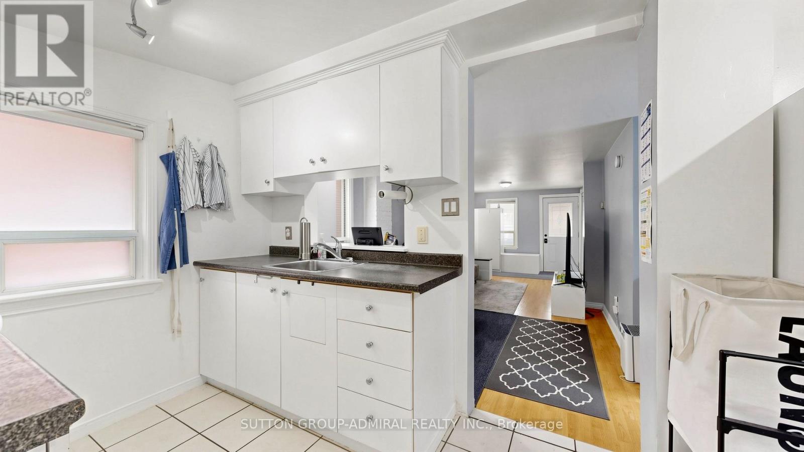 75 Rockcliffe Boulevard, Toronto, Ontario  M6N 4R4 - Photo 10 - W13635156
