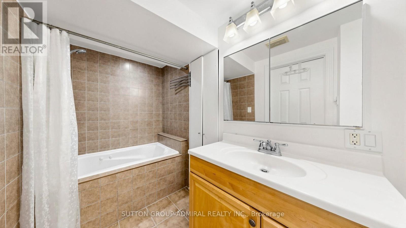 75 Rockcliffe Boulevard, Toronto, Ontario  M6N 4R4 - Photo 21 - W13635156