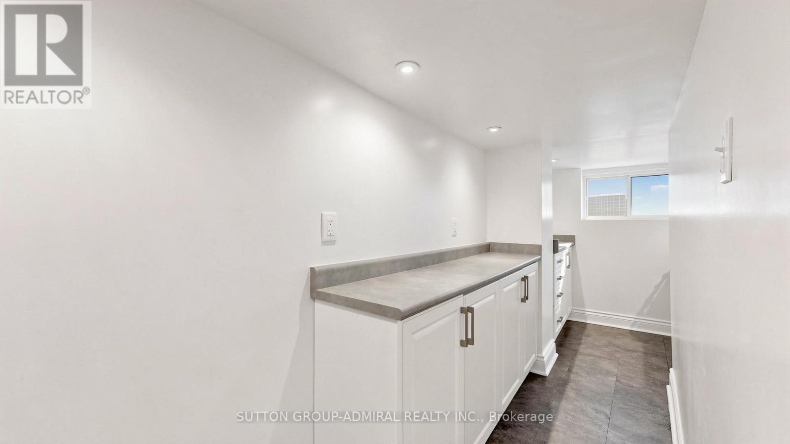 75 Rockcliffe Boulevard, Toronto, Ontario  M6N 4R4 - Photo 22 - W13635156