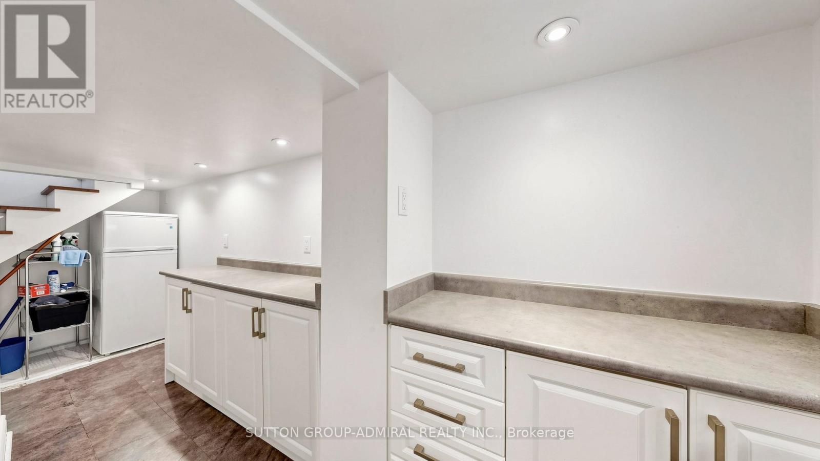 75 Rockcliffe Boulevard, Toronto, Ontario  M6N 4R4 - Photo 24 - W13635156