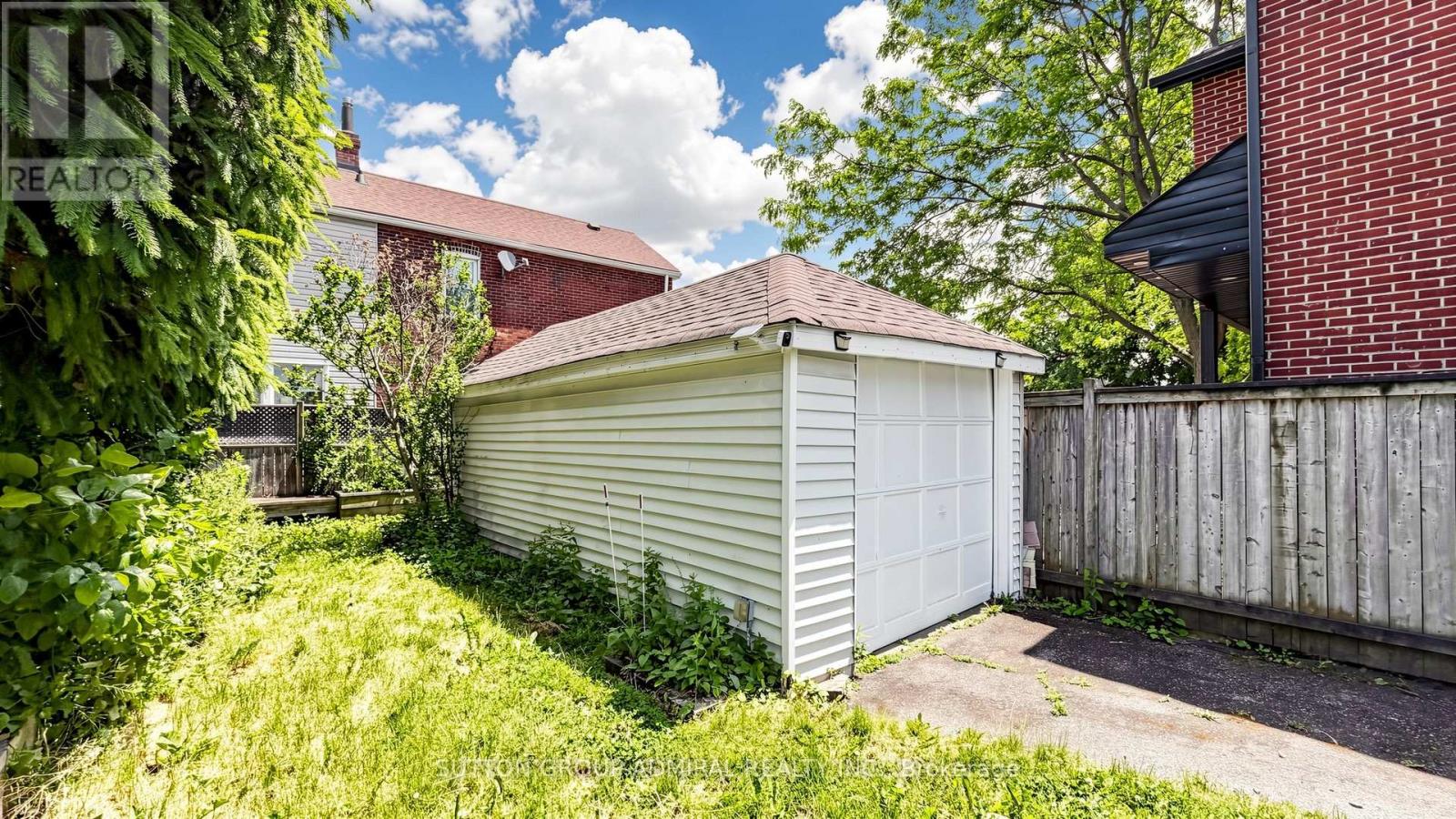 75 Rockcliffe Boulevard, Toronto, Ontario  M6N 4R4 - Photo 29 - W13635156