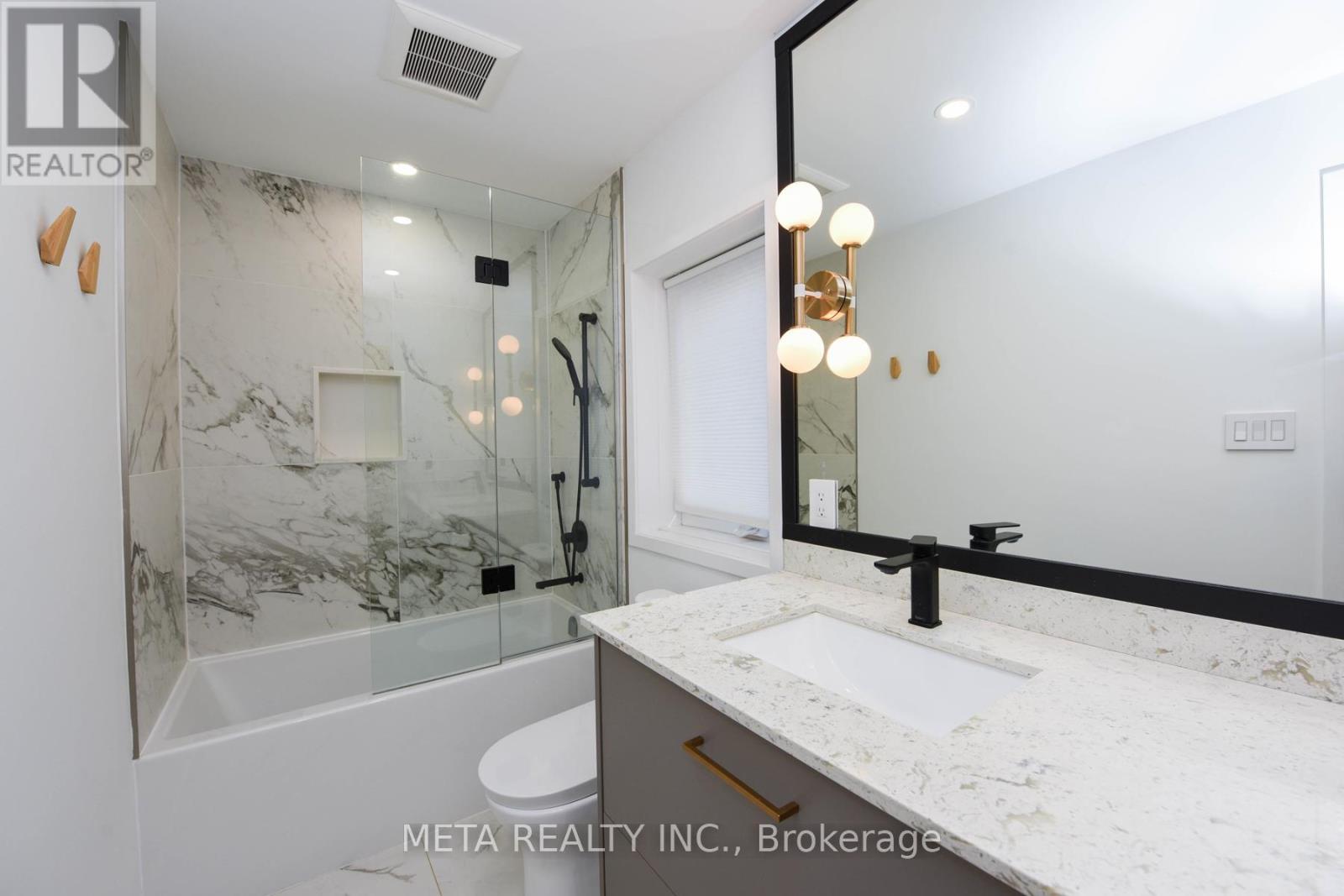 28 Connorvale Avenue, Toronto, Ontario  M8W 4A1 - Photo 18 - W13635230