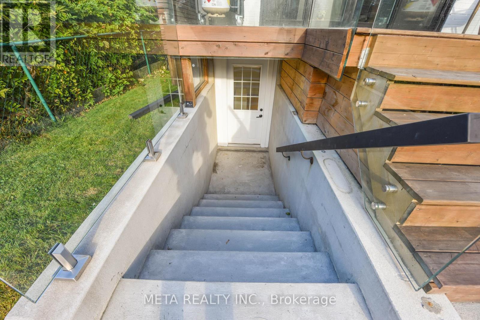 28 Connorvale Avenue, Toronto, Ontario  M8W 4A1 - Photo 20 - W13635230