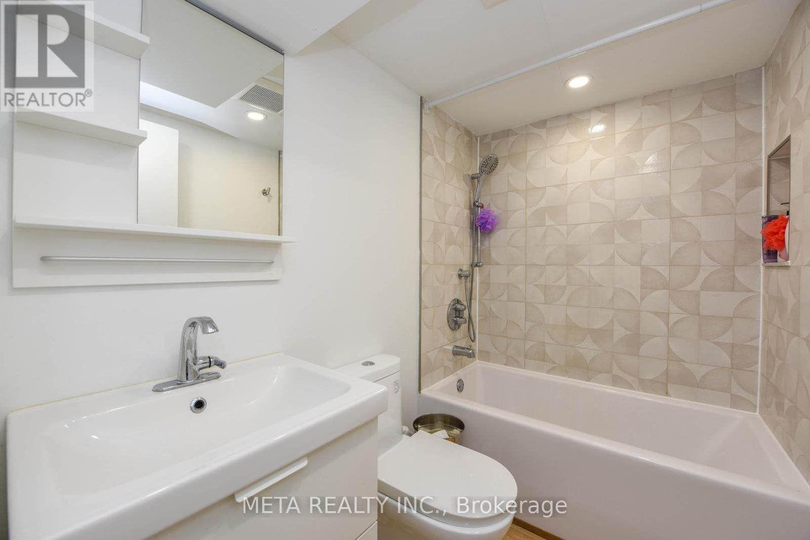 28 Connorvale Avenue, Toronto, Ontario  M8W 4A1 - Photo 23 - W13635230