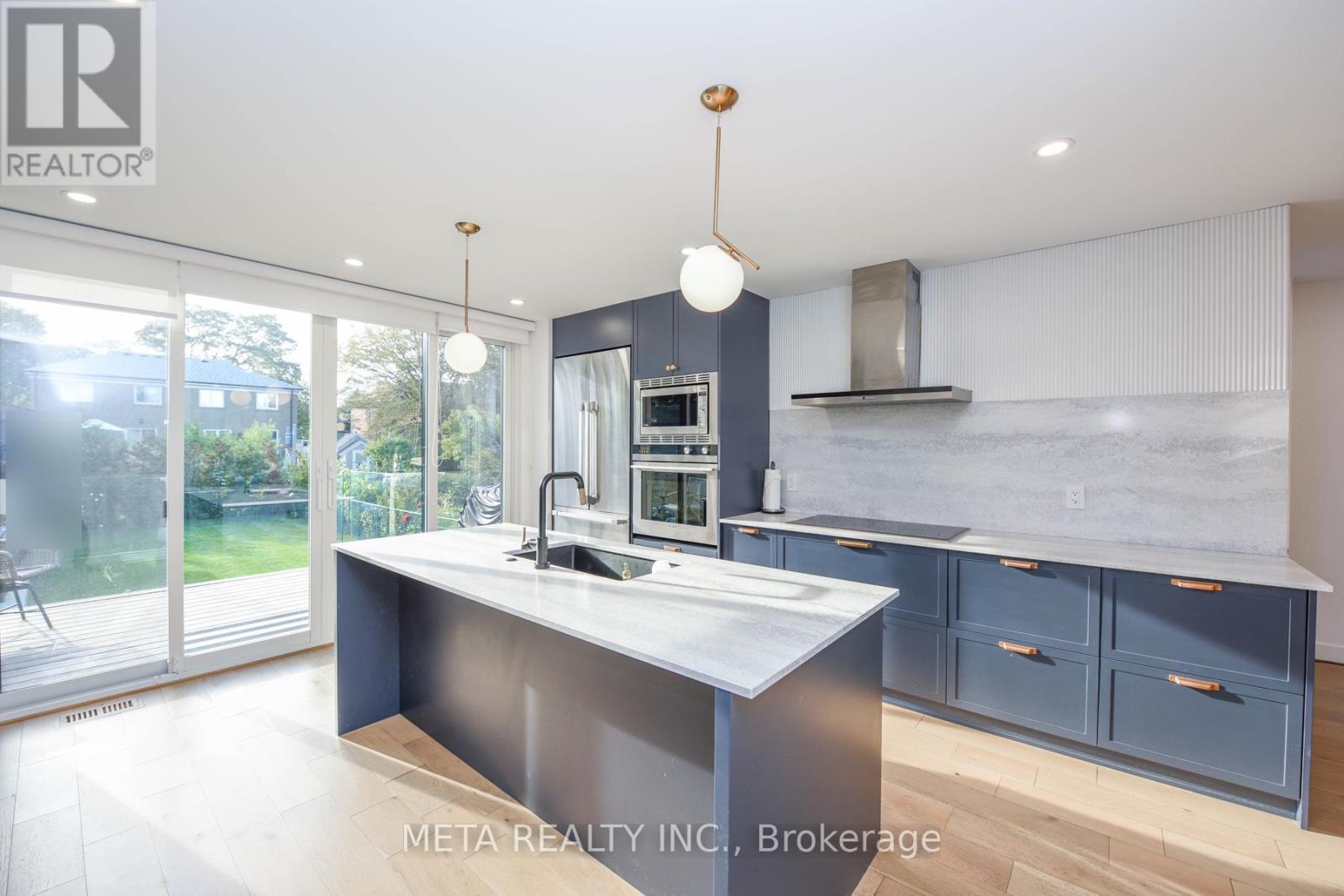 28 Connorvale Avenue, Toronto, Ontario  M8W 4A1 - Photo 6 - W13635230