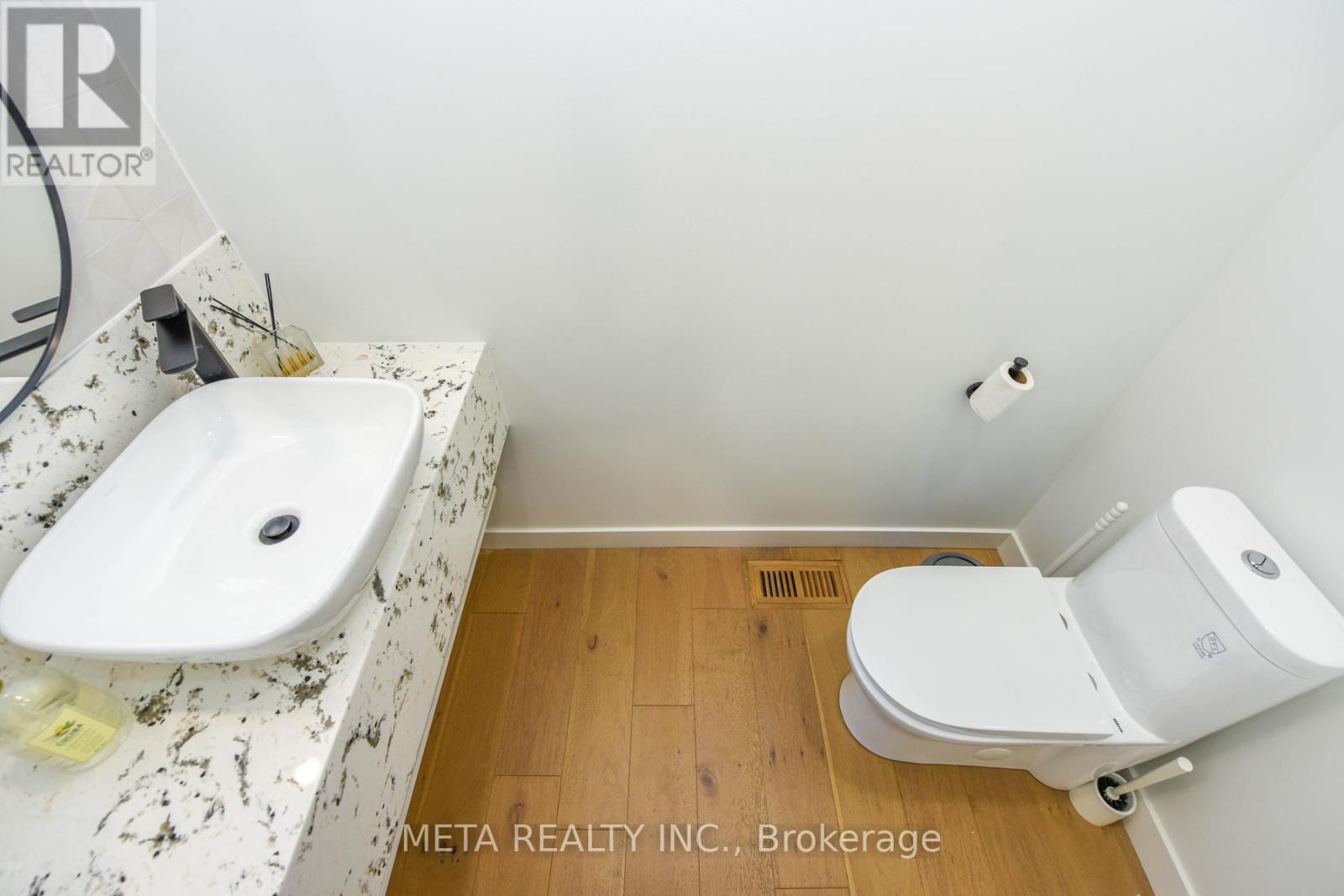 28 Connorvale Avenue, Toronto, Ontario  M8W 4A1 - Photo 9 - W13635230