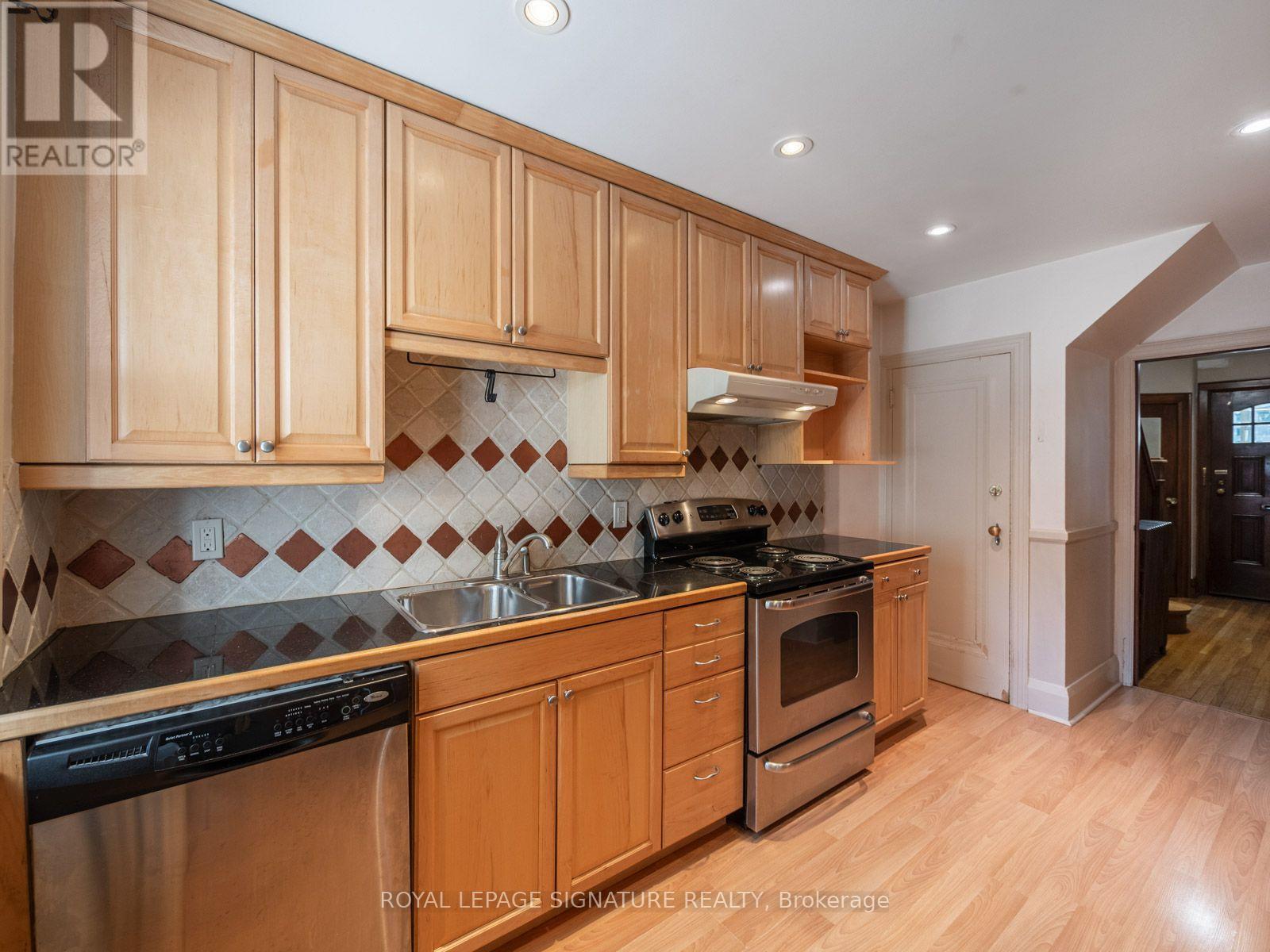 511 Donlands Avenue, Toronto, Ontario  M4J 3S4 - Photo 13 - E13587830