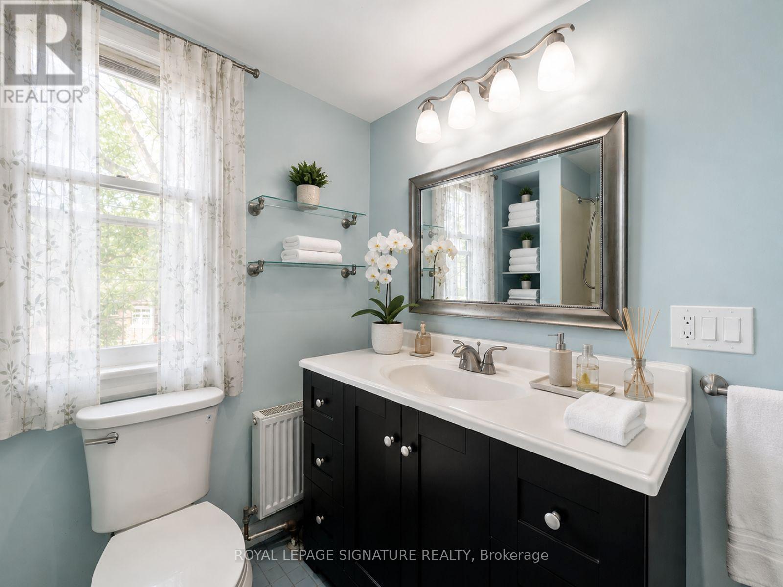 511 Donlands Avenue, Toronto, Ontario  M4J 3S4 - Photo 21 - E13587830