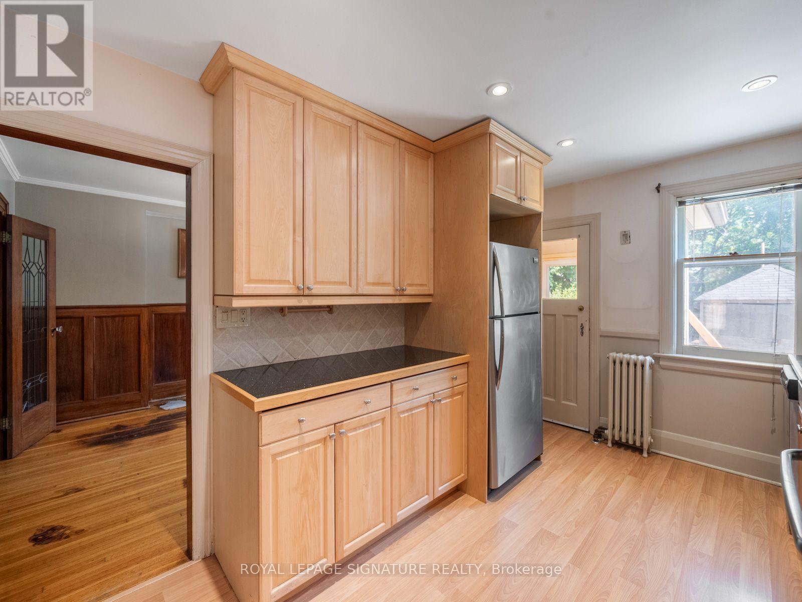 511 Donlands Avenue, Toronto, Ontario  M4J 3S4 - Photo 14 - E13587830