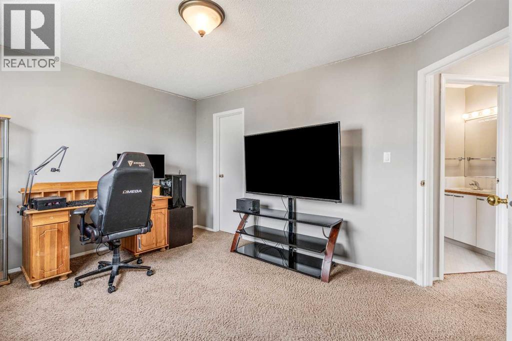194 Mt Blakiston Road W, Lethbridge, Alberta  T1K 6M5 - Photo 21 - A2331364