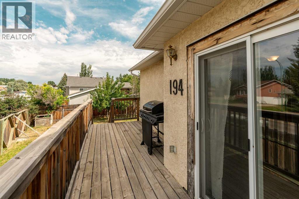 194 Mt Blakiston Road W, Lethbridge, Alberta  T1K 6M5 - Photo 43 - A2331364