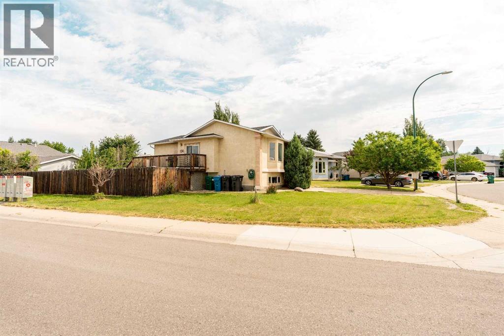 194 Mt Blakiston Road W, Lethbridge, Alberta  T1K 6M5 - Photo 4 - A2331364