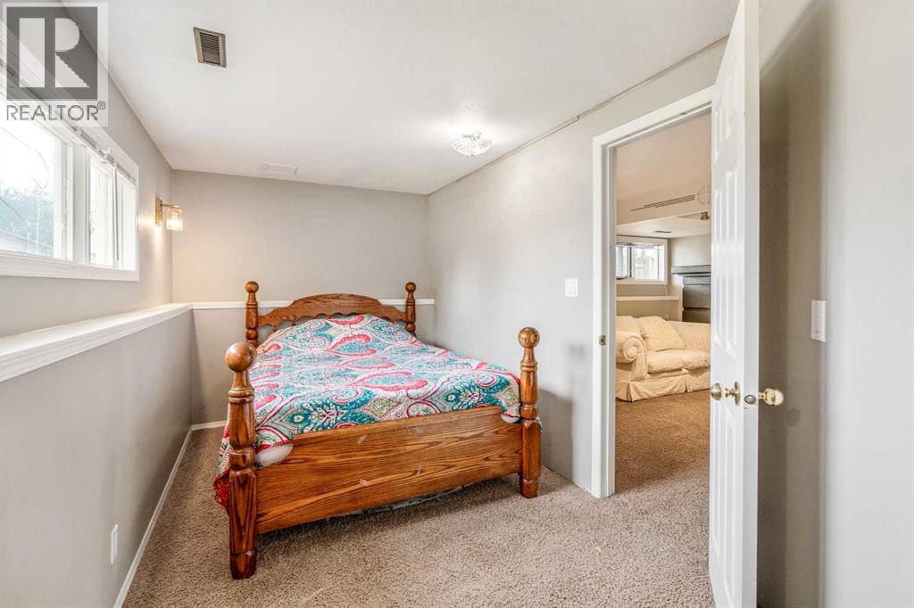 194 Mt Blakiston Road W, Lethbridge, Alberta  T1K 6M5 - Photo 30 - A2331364