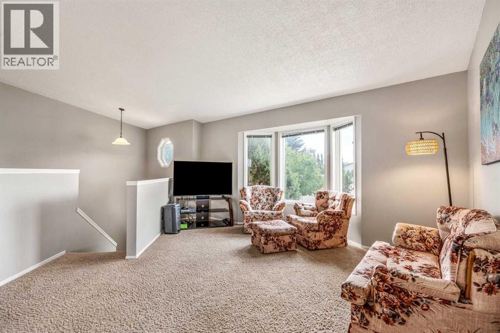 194 Mt Blakiston Road W, Lethbridge, Alberta  T1K 6M5 - Photo 9 - A2331364