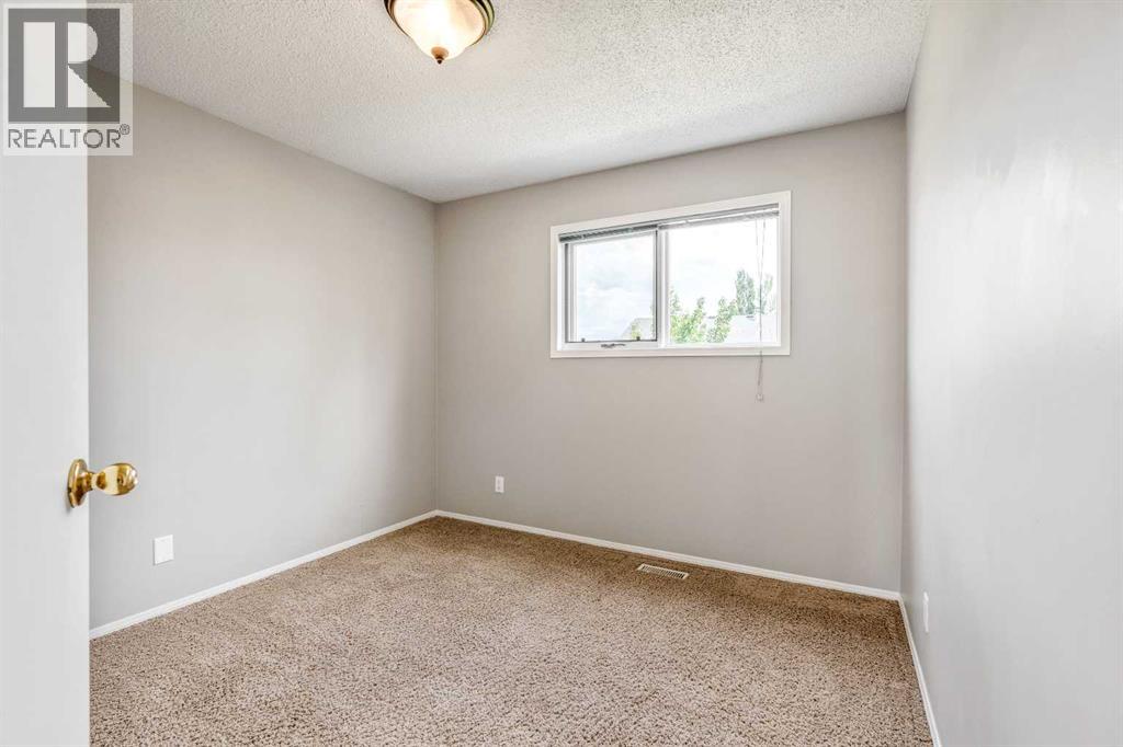 194 Mt Blakiston Road W, Lethbridge, Alberta  T1K 6M5 - Photo 16 - A2331364