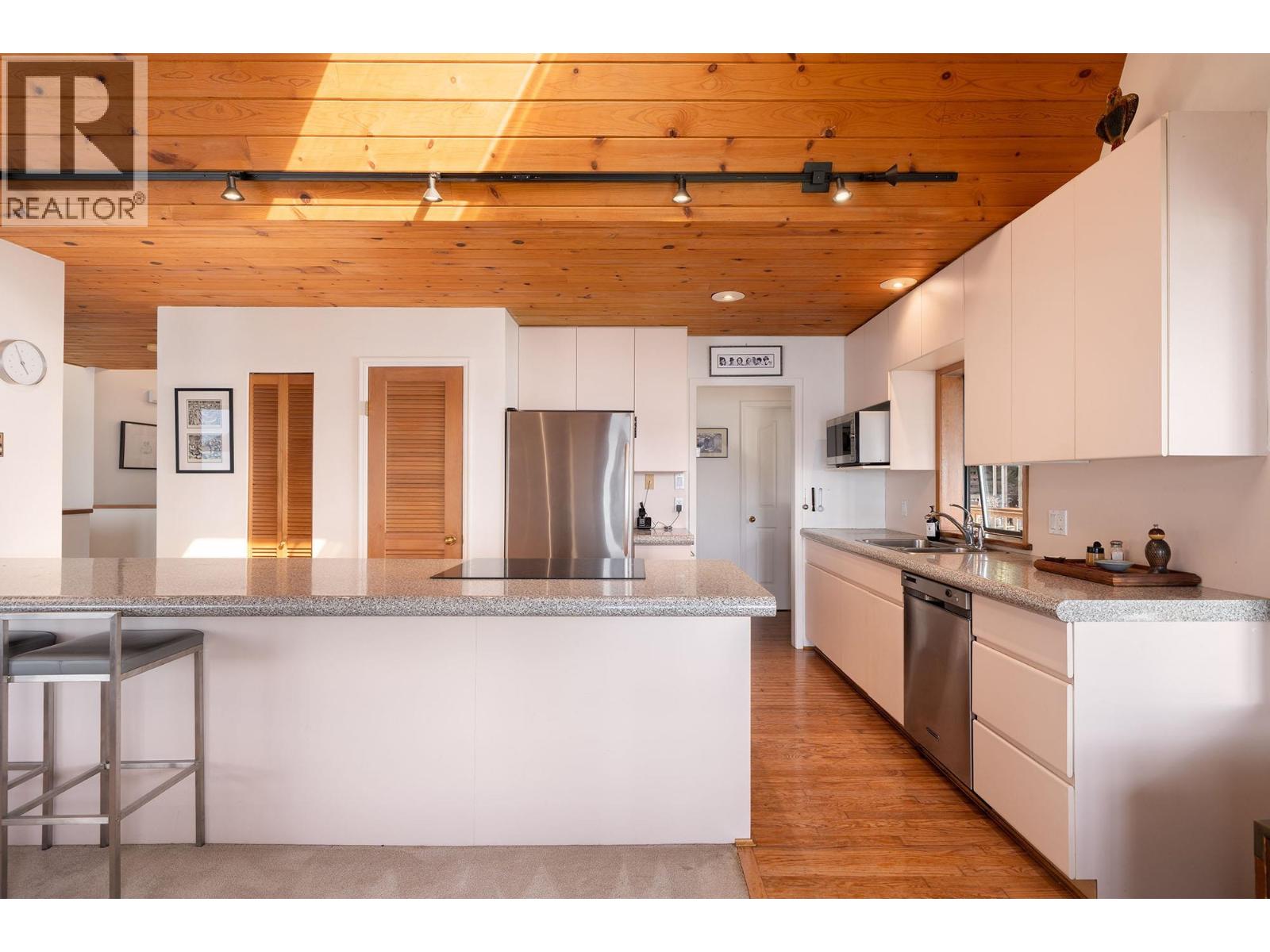 990 Windjammer Road, Bowen Island, British Columbia  V0N 1G2 - Photo 10 - R3141428