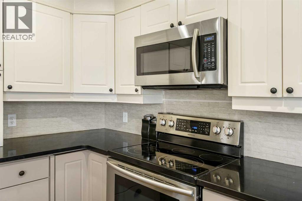 76 Sunlake Gardens Se, Calgary, Alberta T2X 3G4 - Photo 15 - A2332575