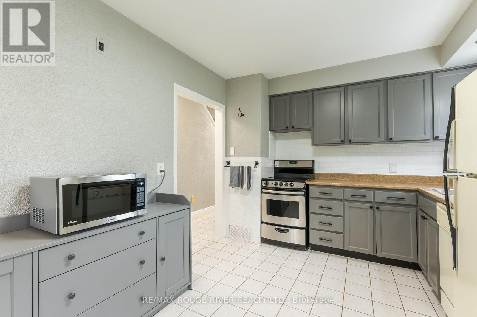 36 Kawartha Drive, Kawartha Lakes, Ontario  K9V 1A5 - Photo 8 - X13635204