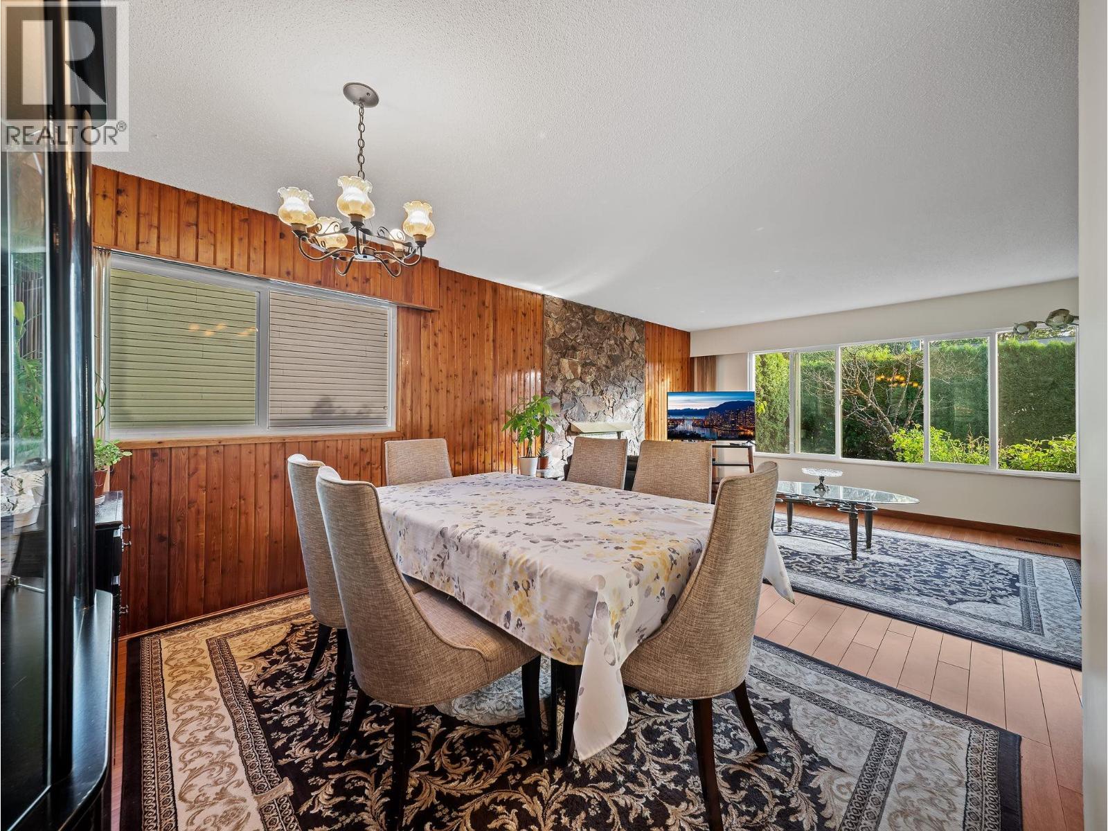 667 Cypress Street, Coquitlam, British Columbia  V3J 6L3 - Photo 8 - R3151586
