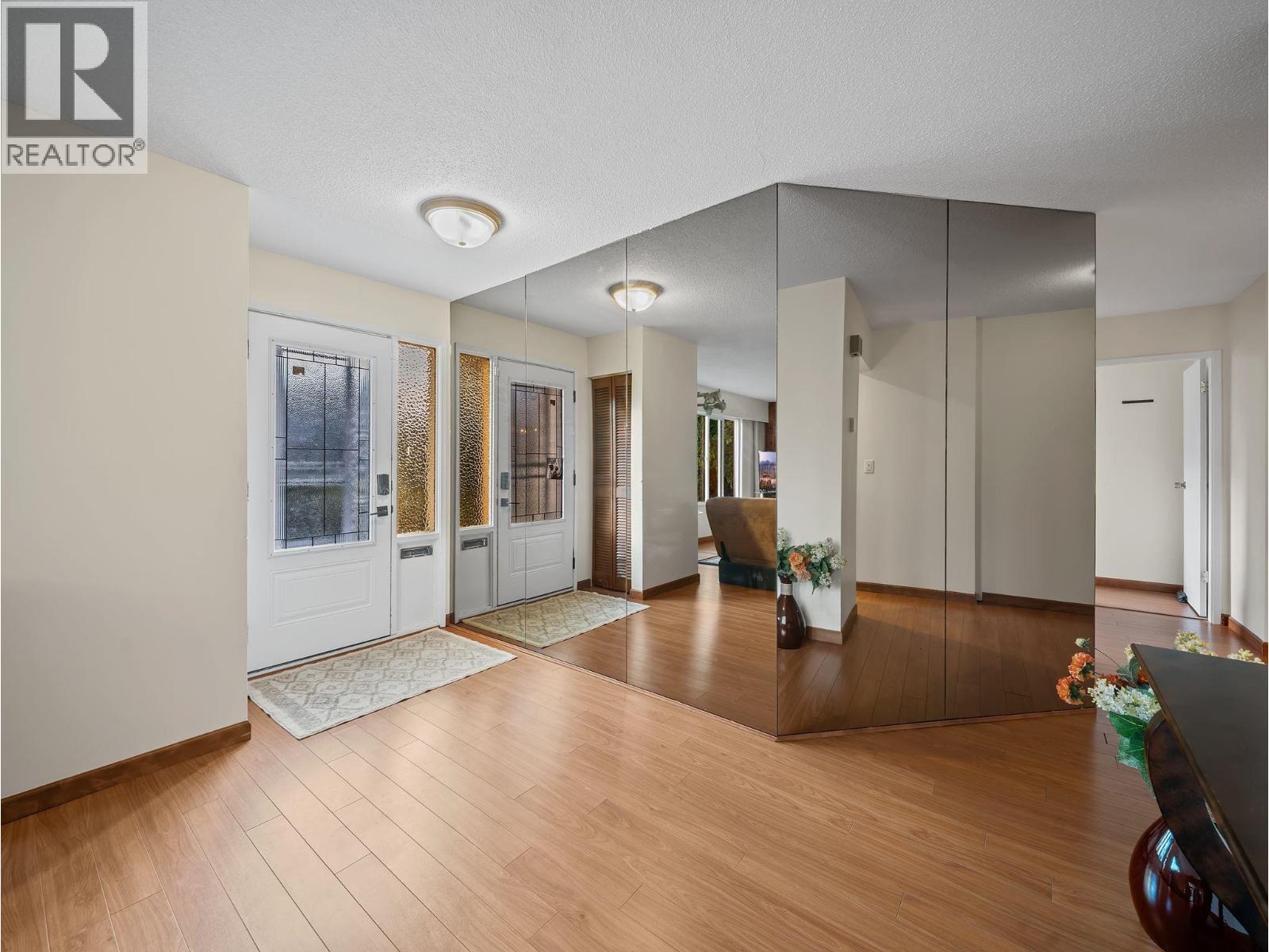 667 Cypress Street, Coquitlam, British Columbia  V3J 6L3 - Photo 3 - R3151586