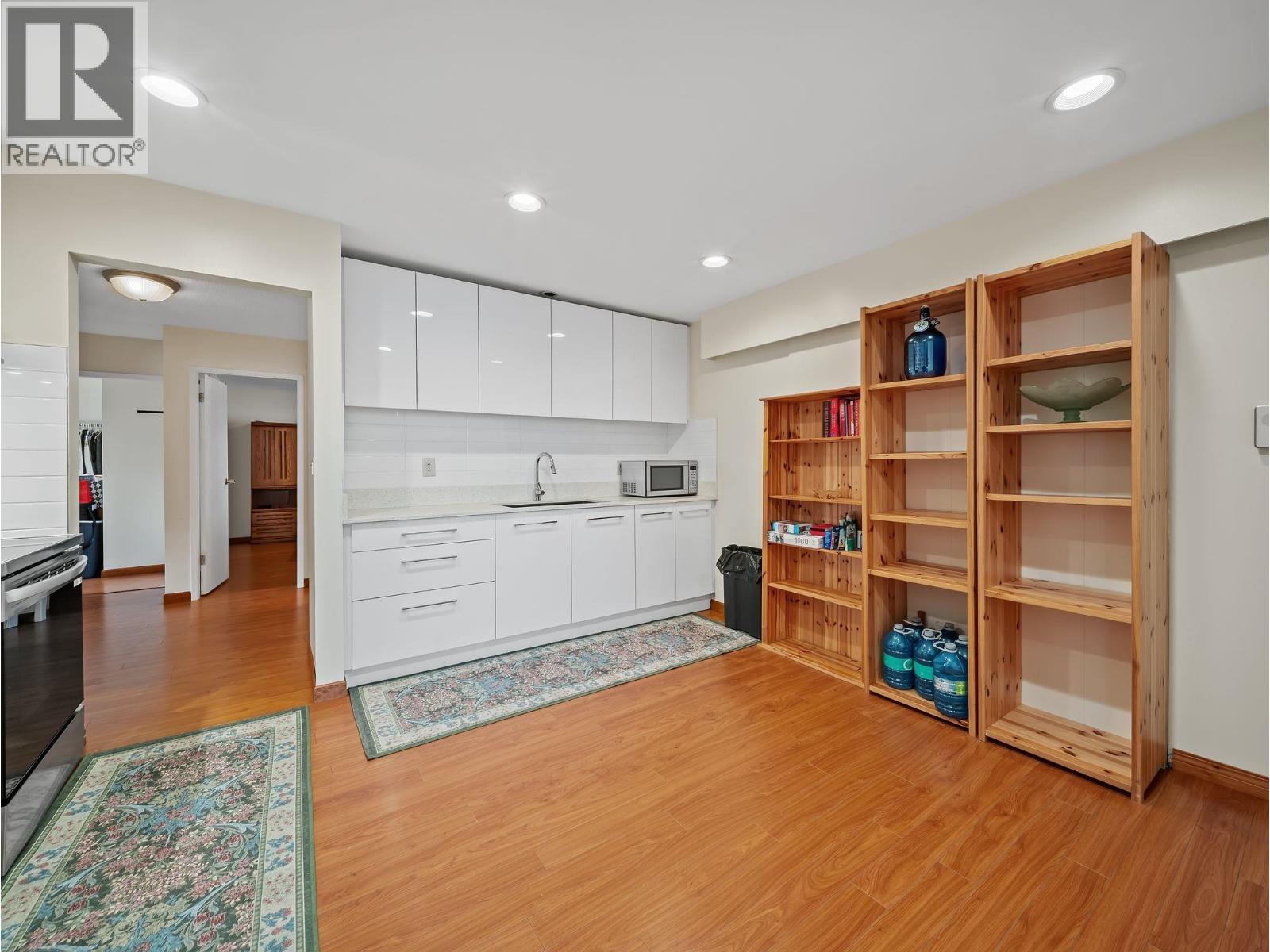 667 Cypress Street, Coquitlam, British Columbia  V3J 6L3 - Photo 12 - R3151586