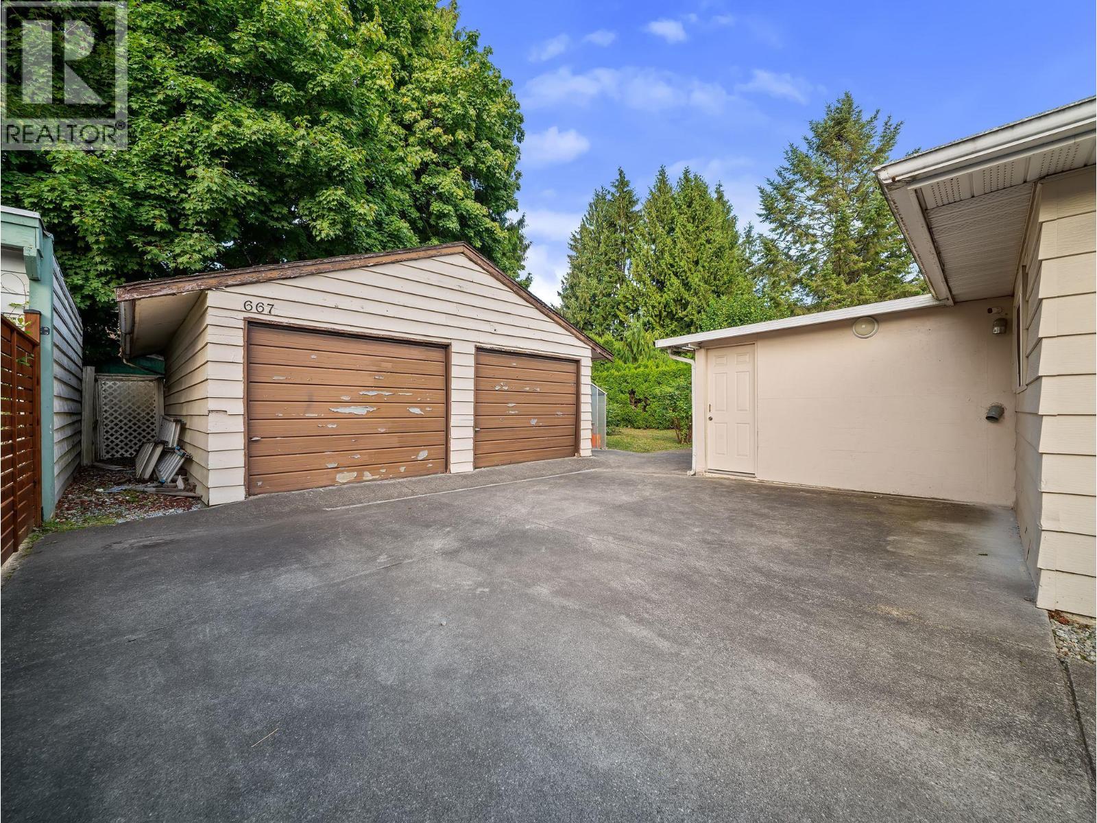 667 Cypress Street, Coquitlam, British Columbia  V3J 6L3 - Photo 32 - R3151586