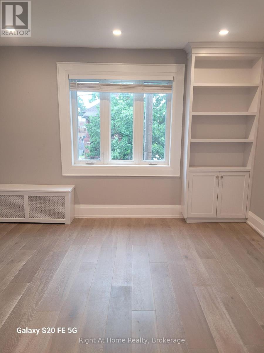 517 Runnymede Road, Toronto, Ontario  M6S 2Z8 - Photo 6 - W13574844