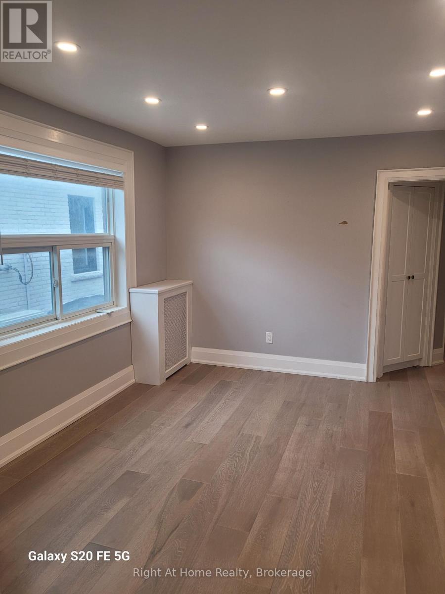 517 Runnymede Road, Toronto, Ontario  M6S 2Z8 - Photo 7 - W13574844