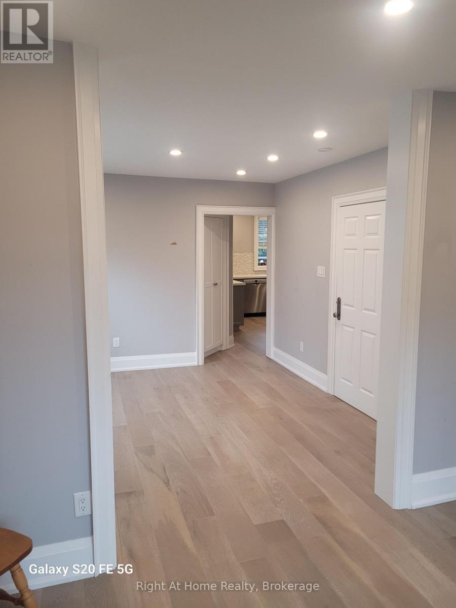 517 Runnymede Road, Toronto, Ontario  M6S 2Z8 - Photo 8 - W13574844