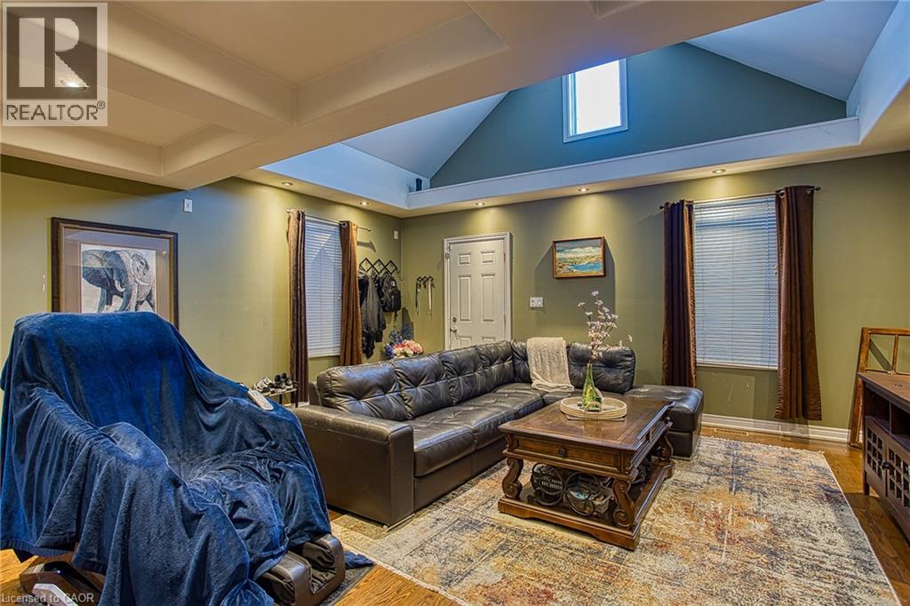 227 Beach Road, Hamilton, Ontario  L8L 4A9 - Photo 6 - 40852849