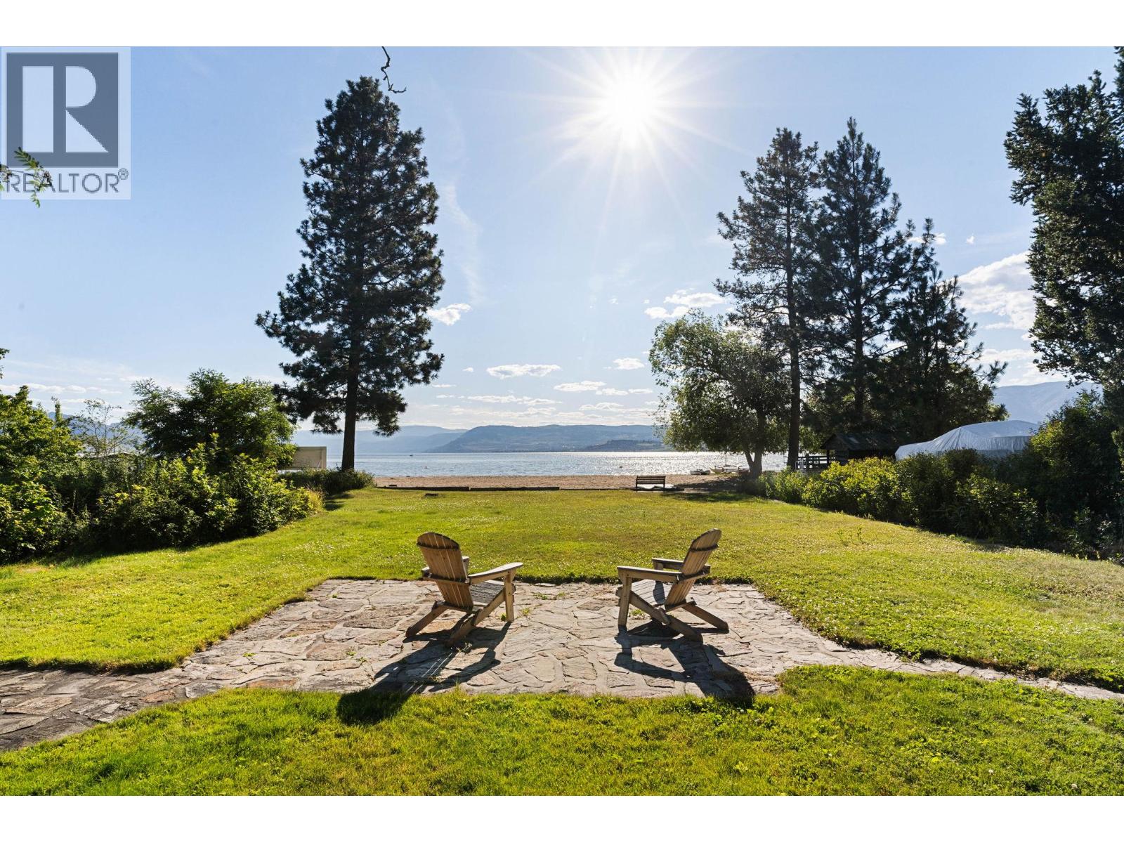 4164 Lakeshore Road, Kelowna, British Columbia