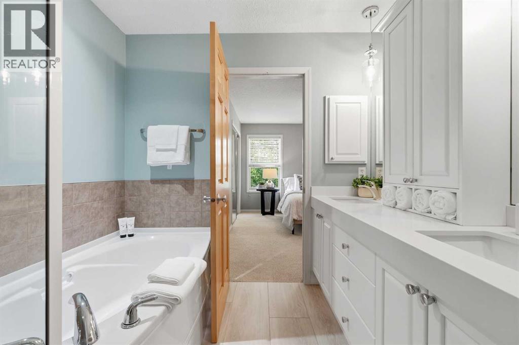 131 Springbank Terrace SW, Calgary, Alberta  T3H 4S8 - Photo 16 - A2315985