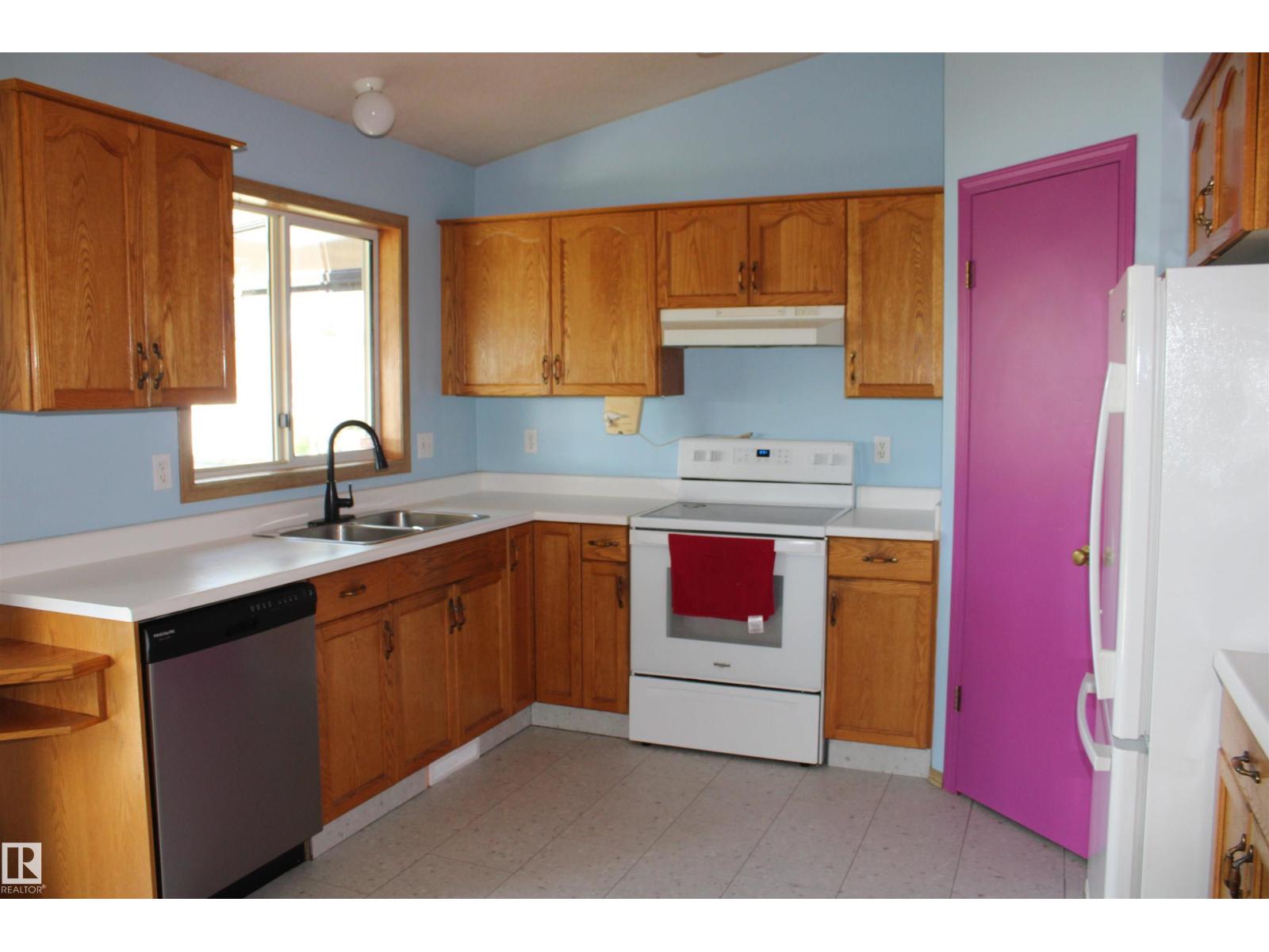 5135 55 Av Nw, Mundare, Alberta  T0B 3H0 - Photo 13 - E4501963
