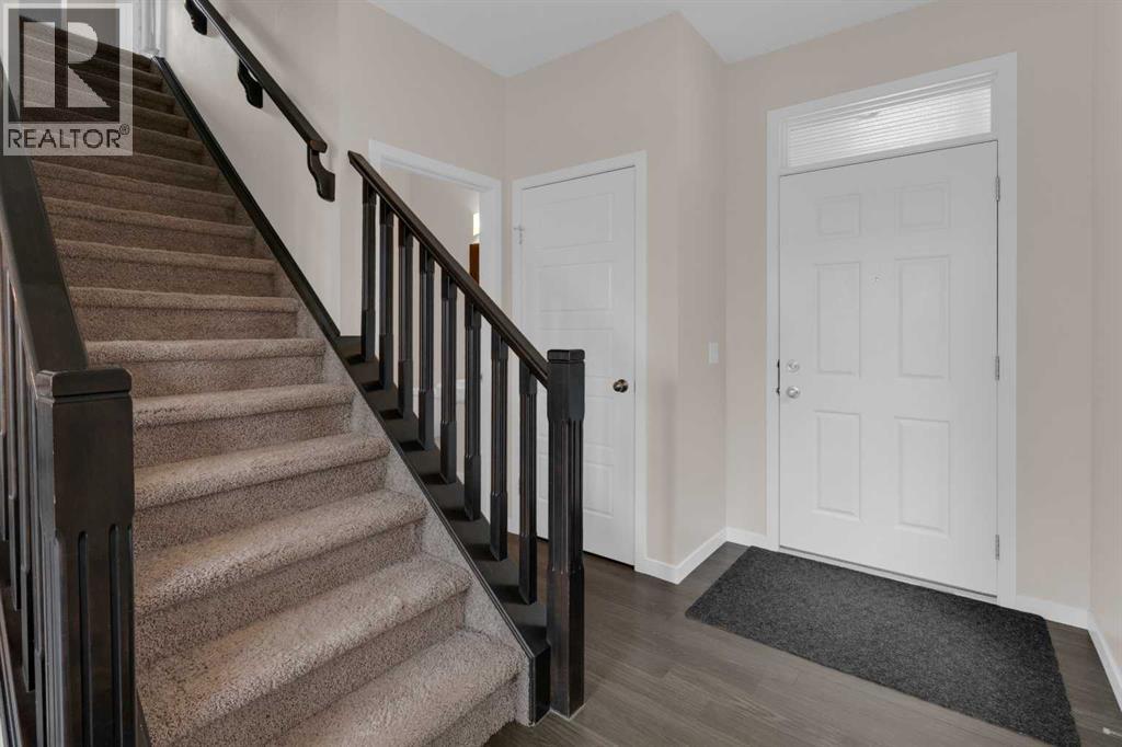 16 Fireside Place, Cochrane, Alberta  T4C 0R2 - Photo 5 - A2324458