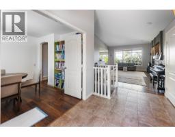 632 Arrowleaf Lane, Kelowna, British Columbia  V1W 4Y5 - Photo 4 - 10394302