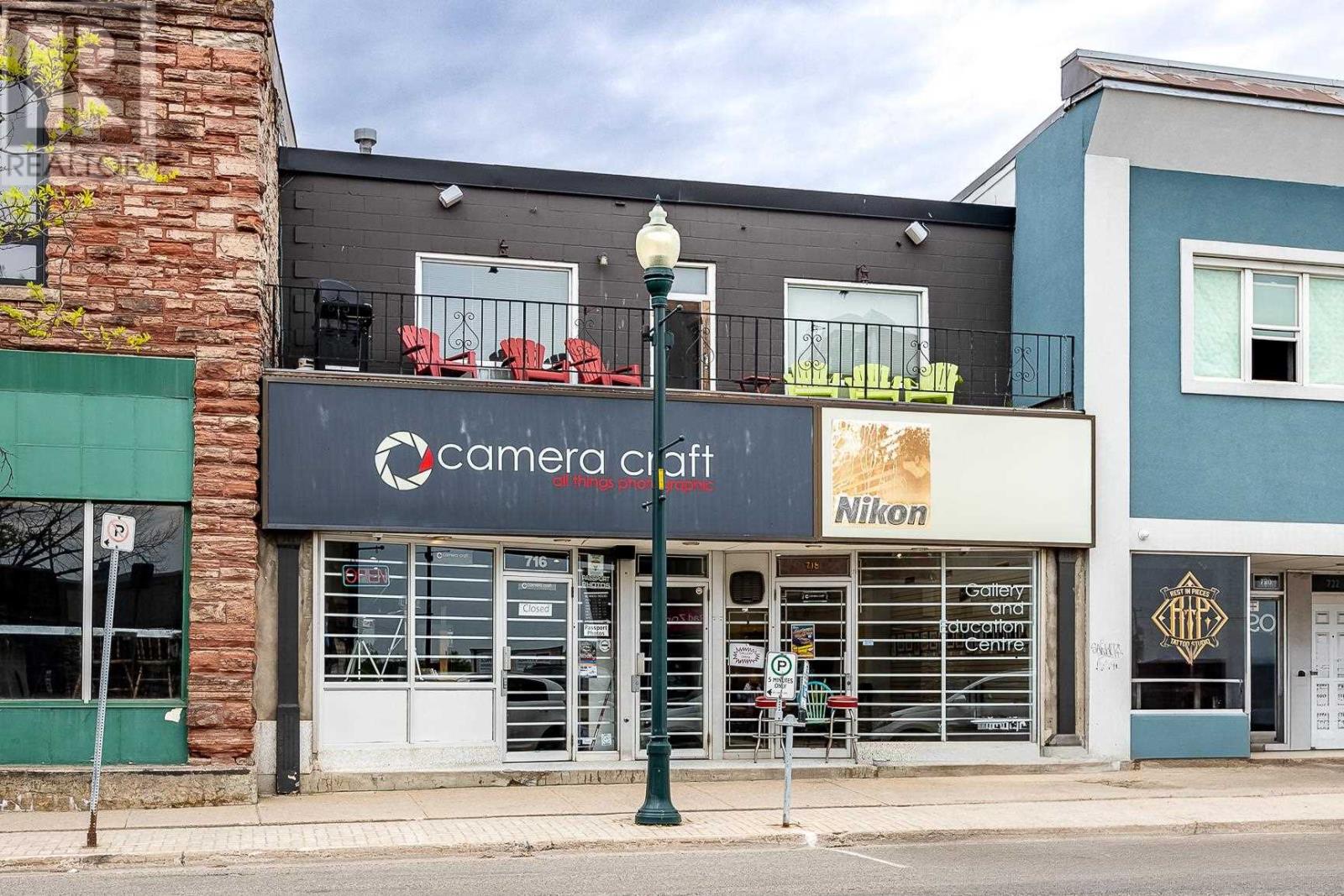 716-718 Queen St E, Sault Ste. Marie, Ontario P6A 2A9 - Photo 1 - SM261383