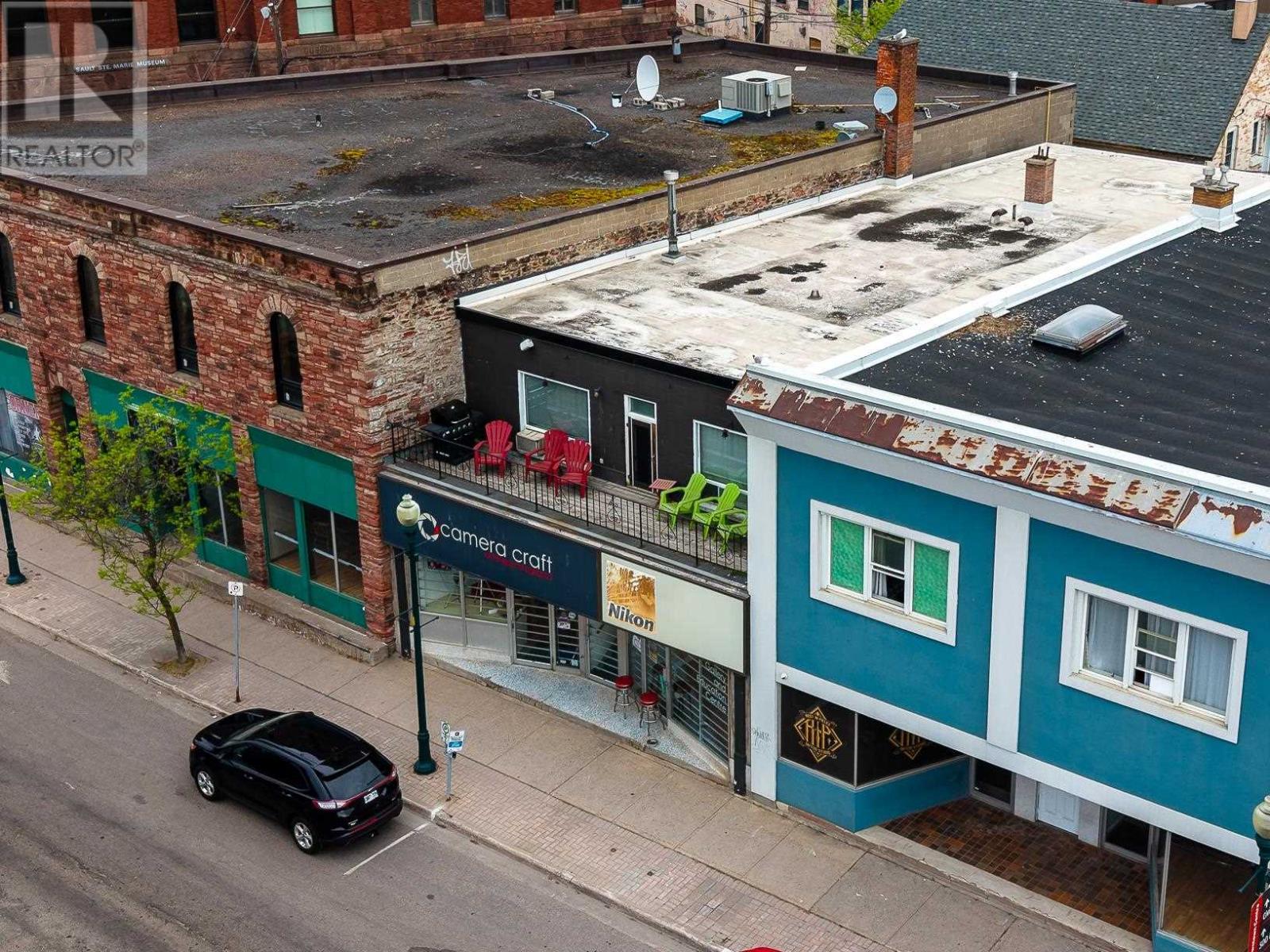 716-718 Queen St E, Sault Ste. Marie, Ontario P6A 2A9 - Photo 2 - SM261383