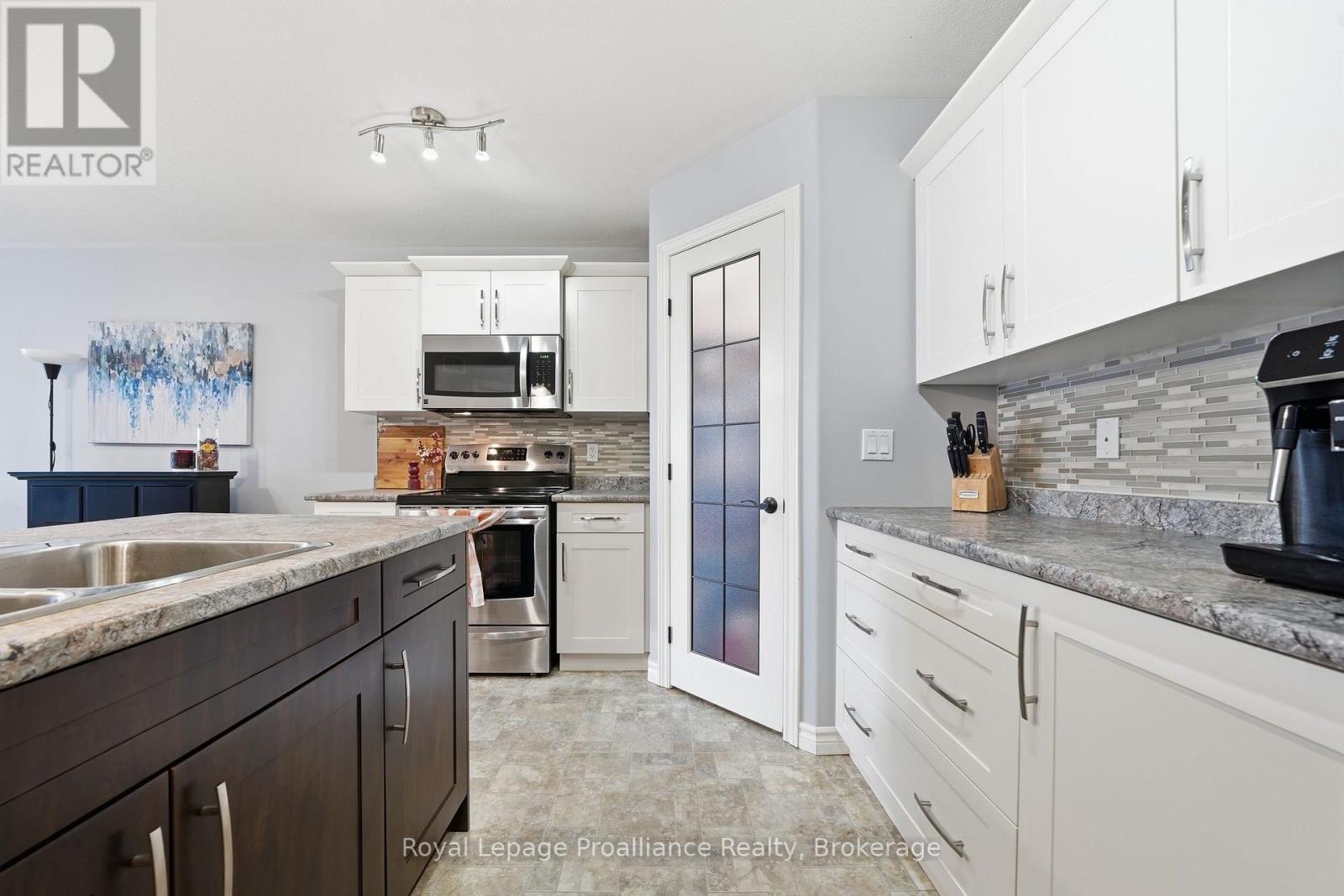 33 Chinook Street, Belleville, Ontario  K8P 0C6 - Photo 13 - X13635308