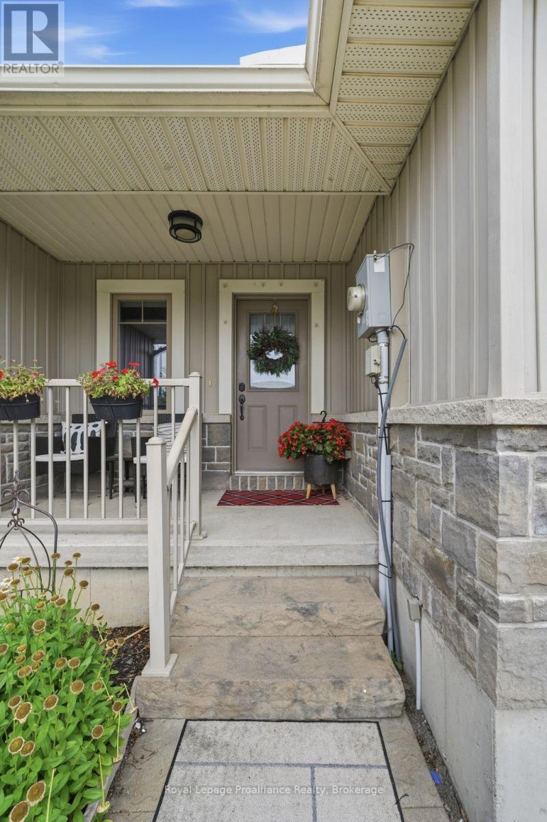 33 Chinook Street, Belleville, Ontario  K8P 0C6 - Photo 5 - X13635308