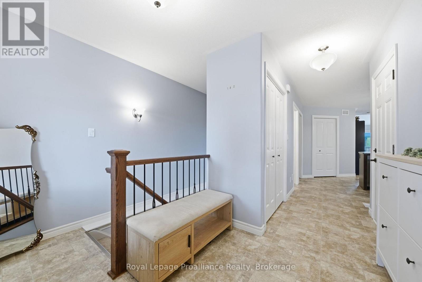 33 Chinook Street, Belleville, Ontario  K8P 0C6 - Photo 7 - X13635308
