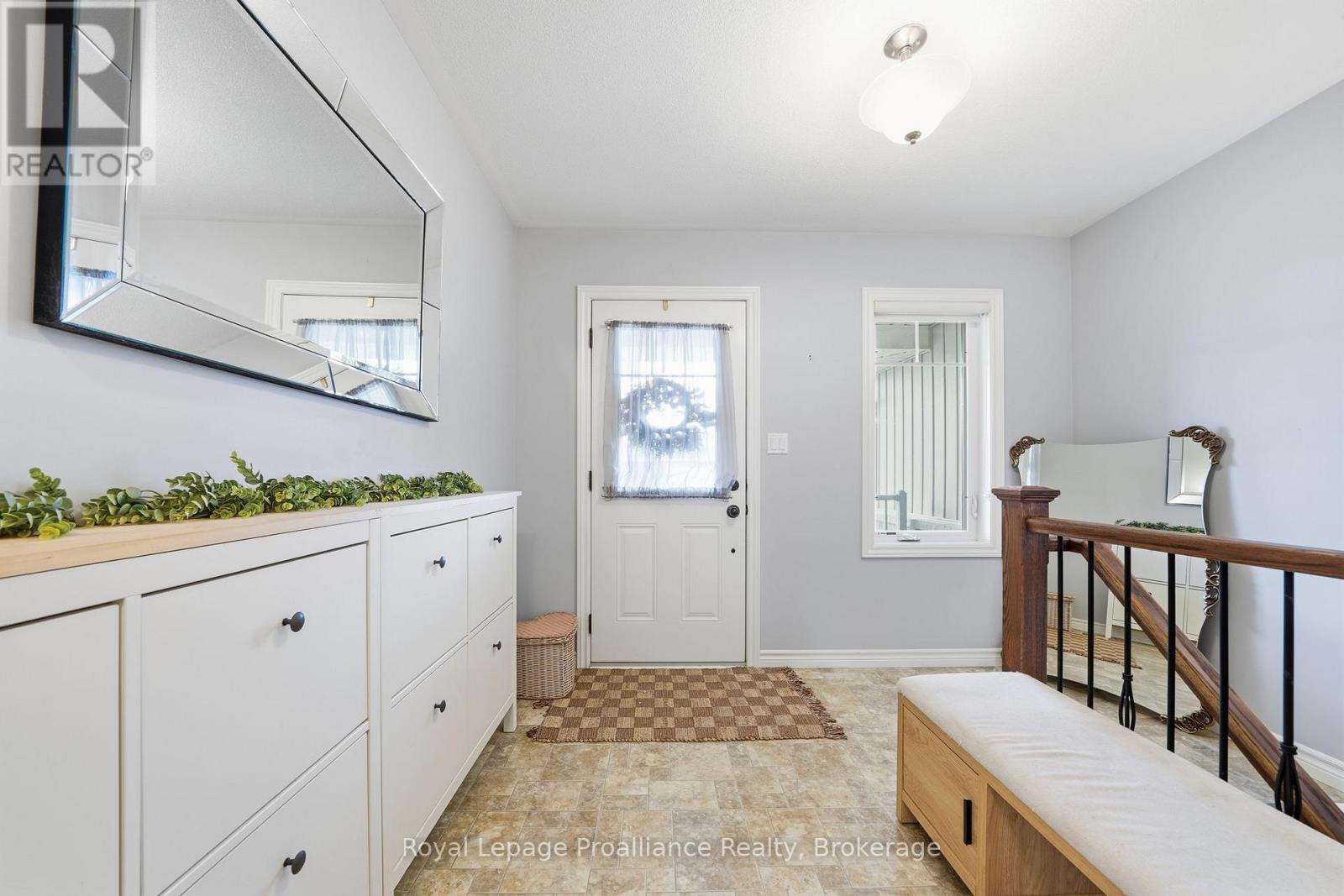 33 Chinook Street, Belleville, Ontario  K8P 0C6 - Photo 9 - X13635308
