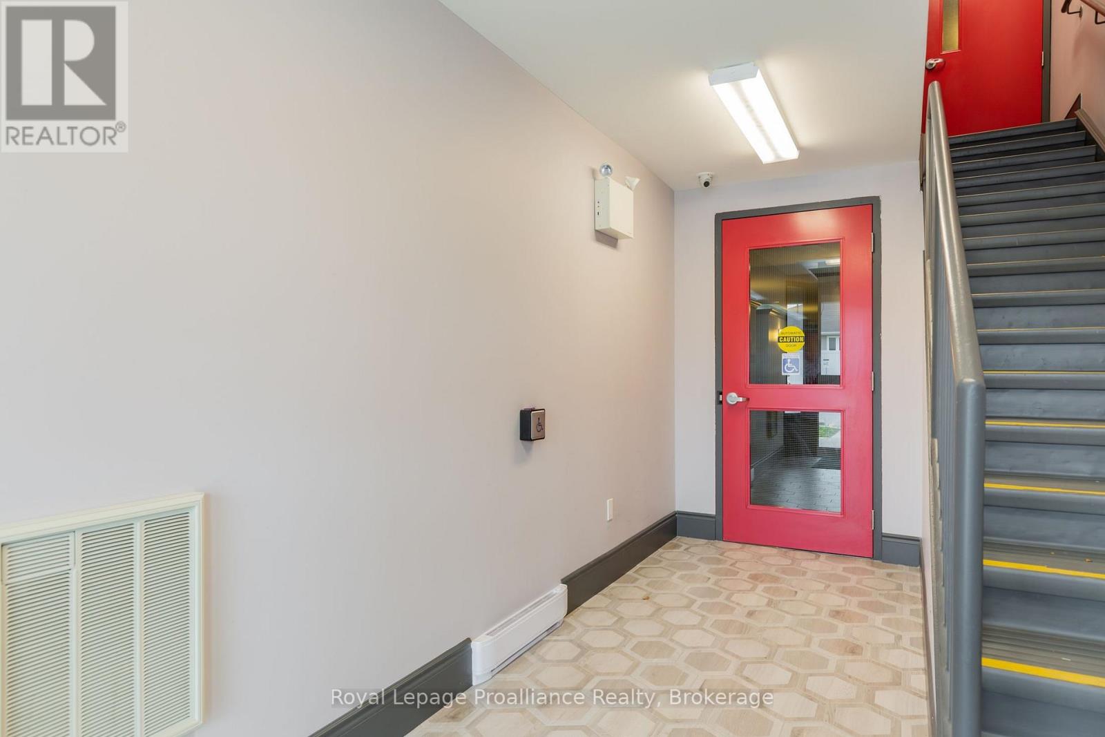 206 - 863 Abbey Lane, Peterborough, Ontario  K9H 0J3 - Photo 3 - X13635592