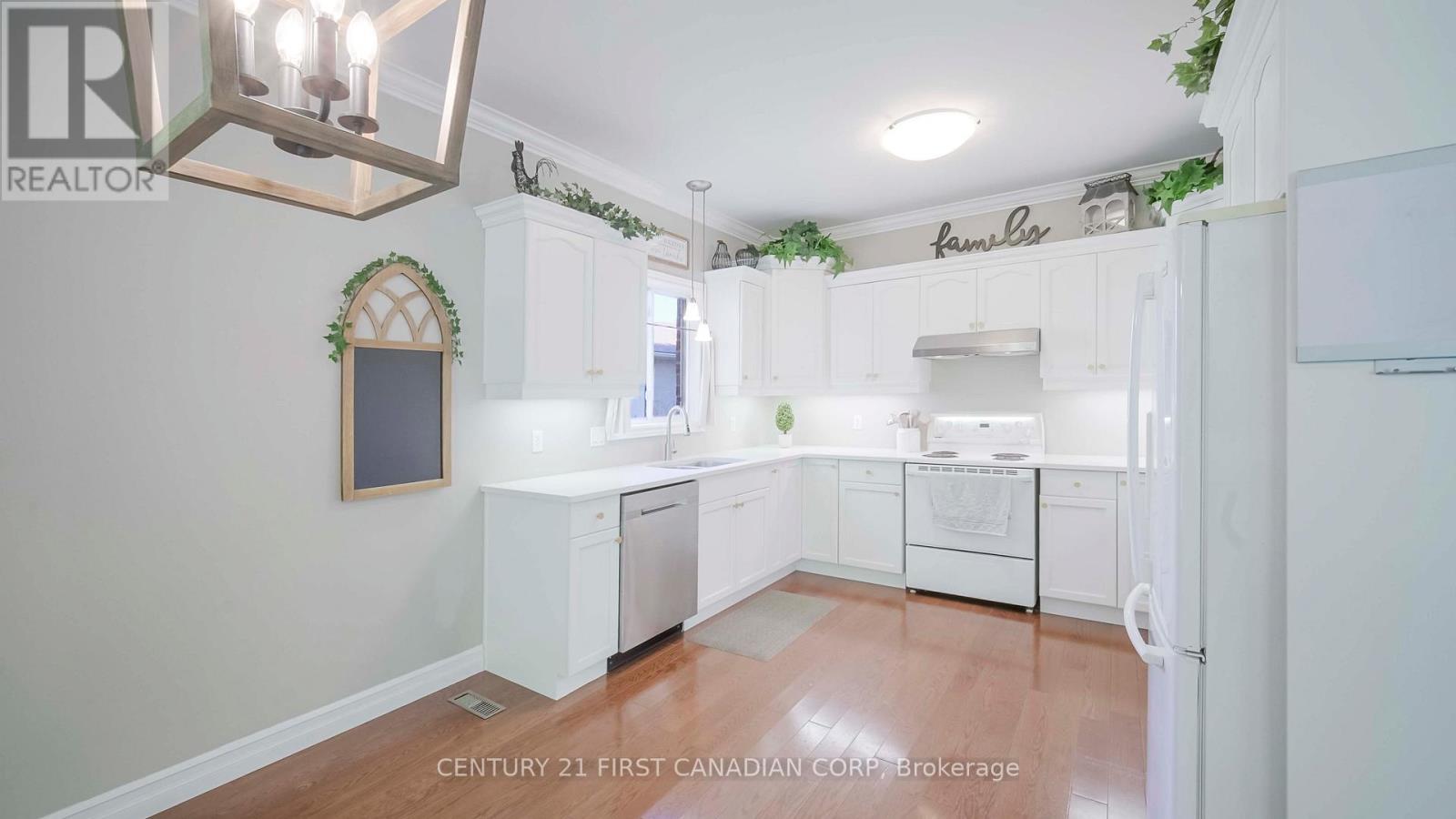 327 Richmeadow Road, London North, Ontario  N6H 5T2 - Photo 8 - X13635502