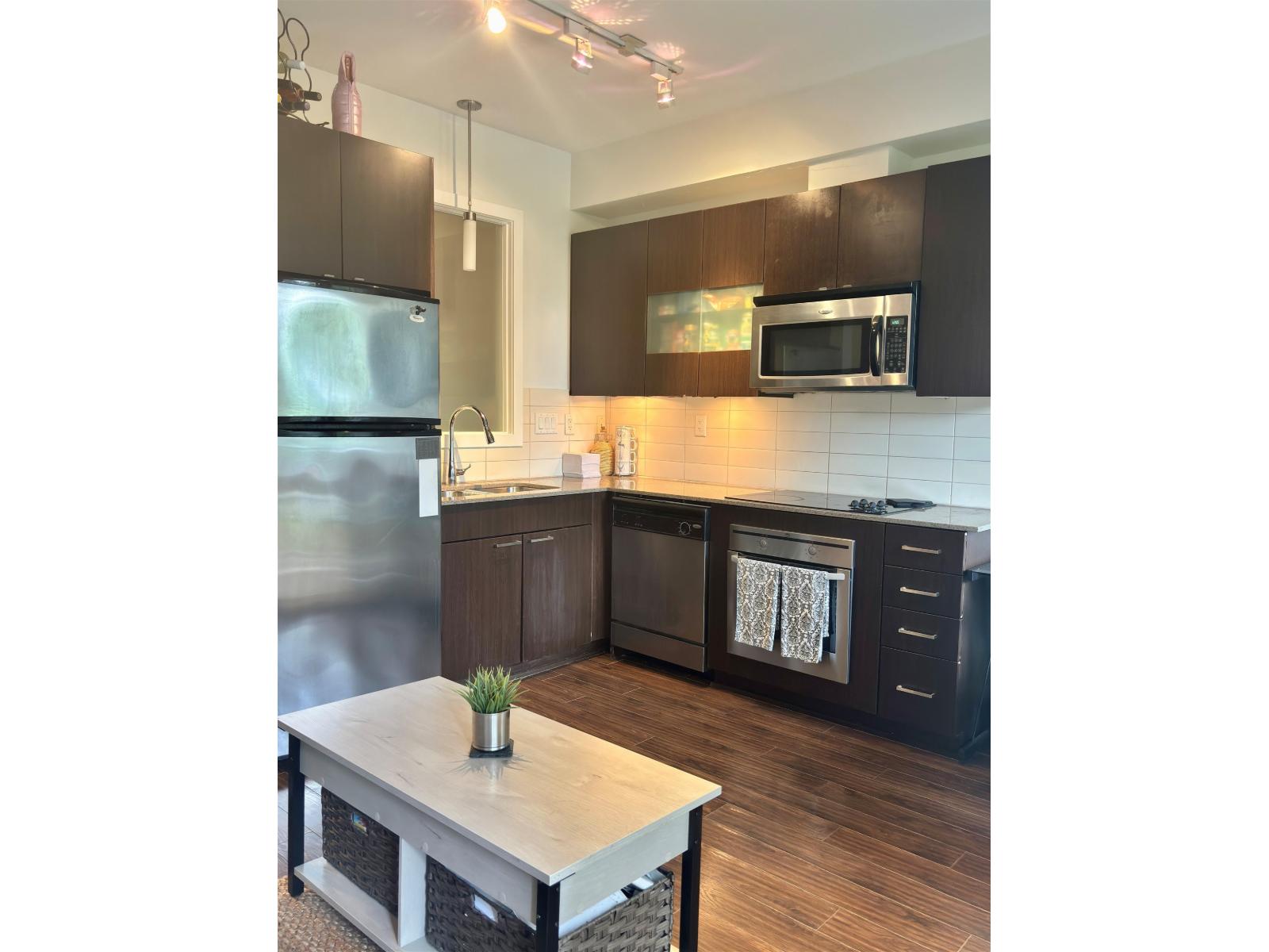 330 13321 102a Avenue, Surrey, British Columbia  V3T 1P6 - Photo 3 - R3151700
