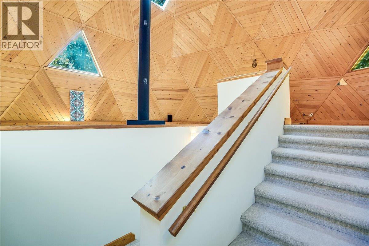 5631 Longbeach Road, Nelson, British Columbia  V1L 6N9 - Photo 29 - 10374255