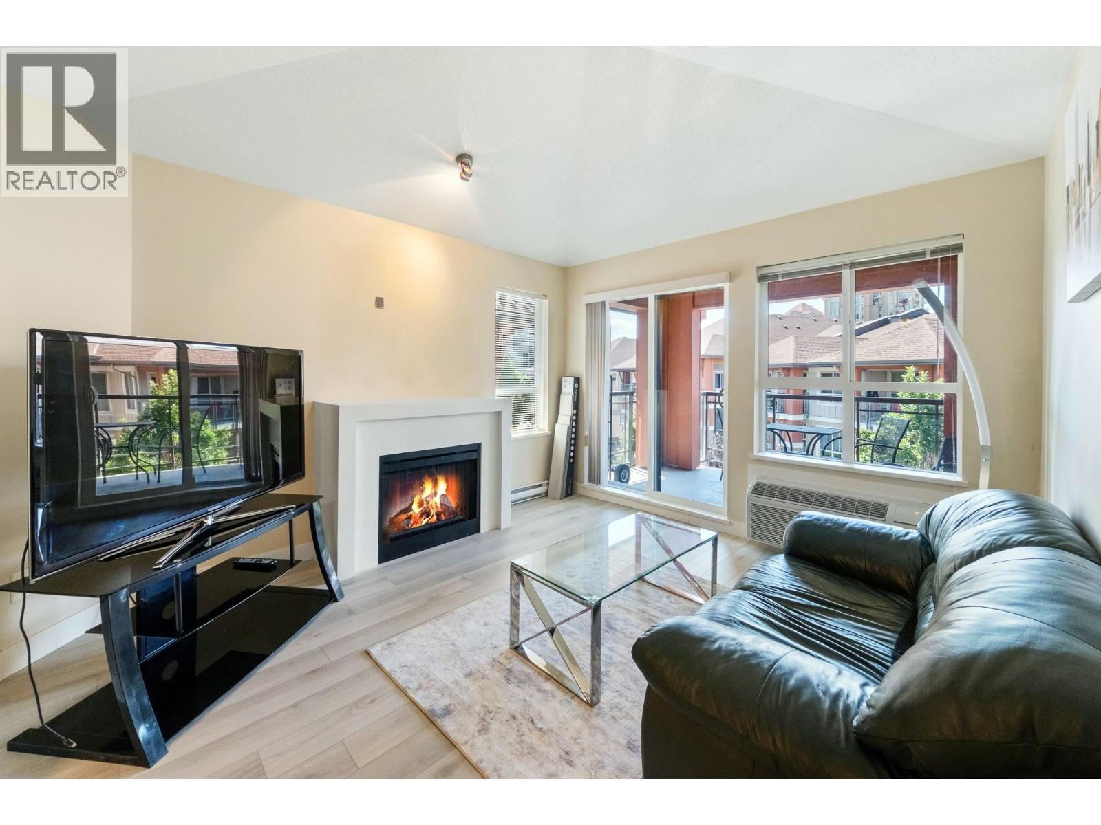 1089 Sunset Drive Unit# 402, Kelowna, British Columbia  V1Y 9Z3 - Photo 3 - 10389602