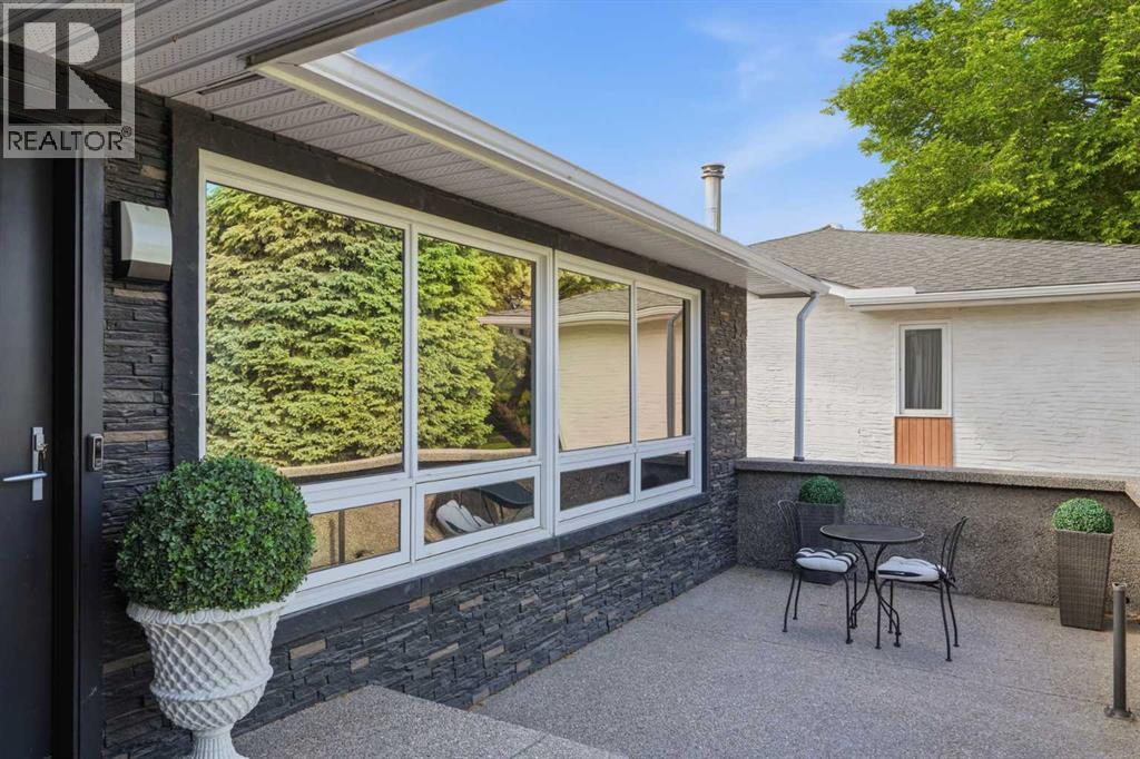 10012 Willowview Road SE, Calgary, Alberta  T2J 1P4 - Photo 2 - A2322285