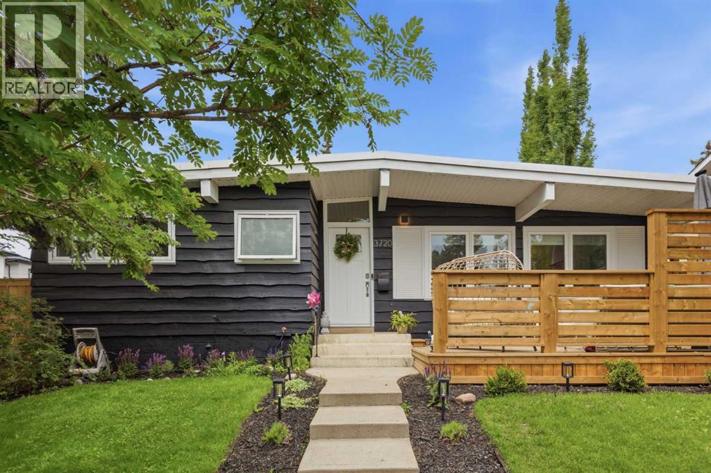 3720 58 Avenue Sw, Calgary, Alberta  T3E 5H6 - Photo 1 - A2327611