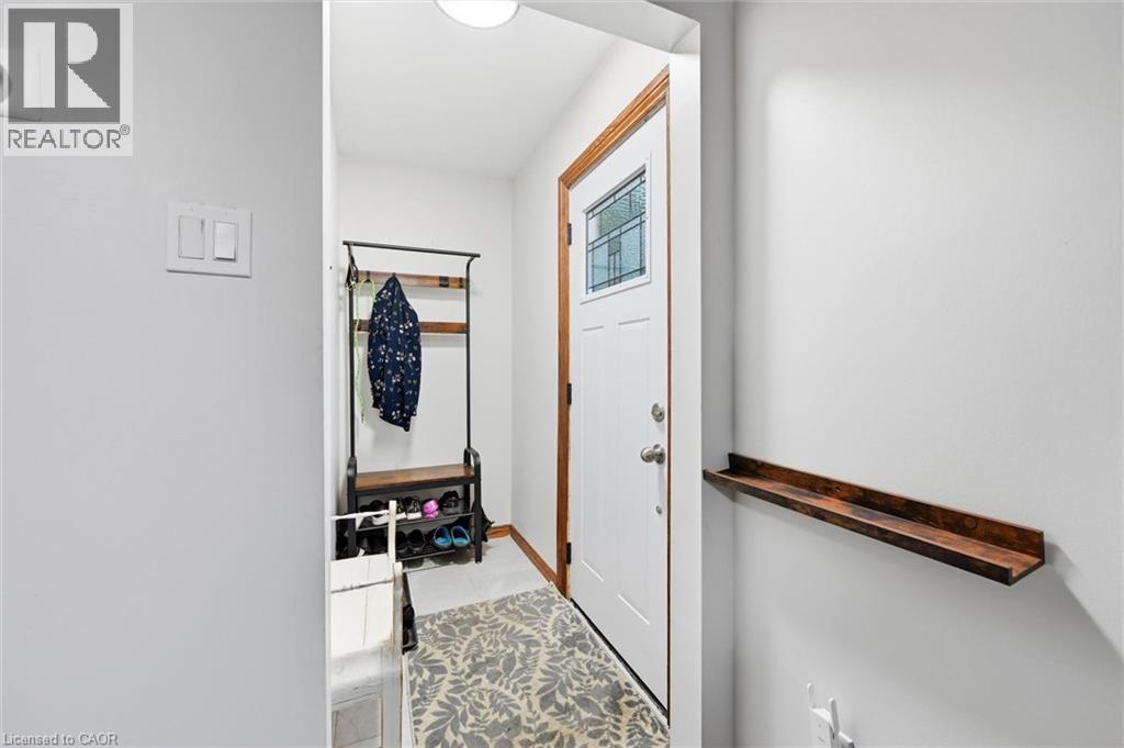 450 East 42nd Street, Hamilton, Ontario  L8T 3B3 - Photo 4 - 40853119